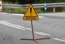 Zderzenie samochodu z pociągiem. Kobieta nie żyje