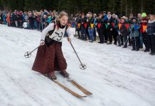Zawody o Wielkanocne Jajo na starym sprzęcie narciarskim (zdjęcia)