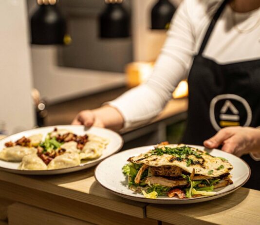 Dobre góralskie karczmy w Zakopanem Bistro Schronisko Krupowki Zakopane z tradycyjną i regionalną kuchnią